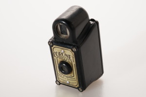 Black Coronet Midget 16mm Bakelite camera inc Film