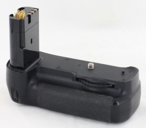 Nikon MB-200 Multi Power Battery Grip & Battery for Nikon D200 & Fuji S5