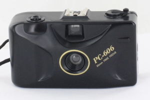 PC-606 35mm Simple Focus Free Film Camera
