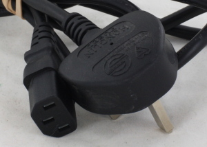 UK Kettle Lead PC Computer/monitor/Projector Mains/Power lead Cable etc UK 3 Pin Plug