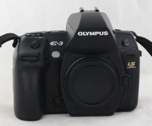 Olympus E-3 Digital SLR Camera 4/3 format 10.1 mp sensor stabilized